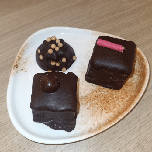 Petit fours