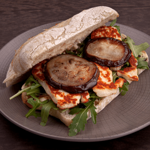 Ciabatta met gegrilde halloumi-kaas