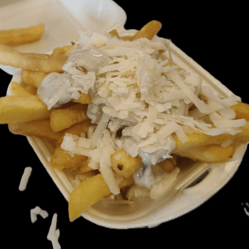 Friet met parmezaan en truffelmayo