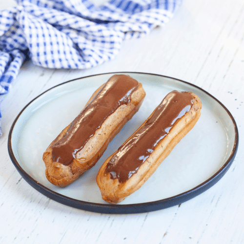 Éclair au chocolat