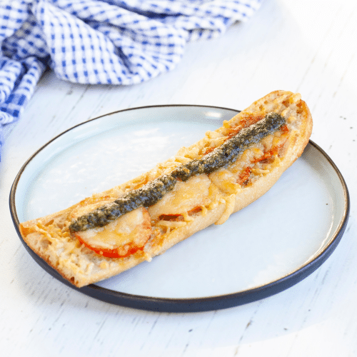 Tartine tomates, fromage et pesto