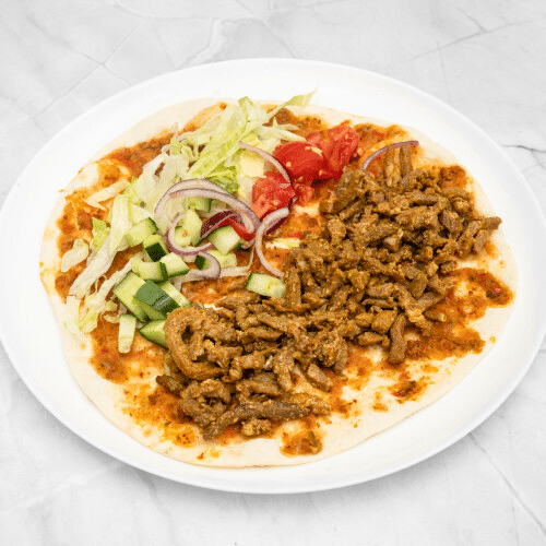 Turkse pizza met lamsshoarma