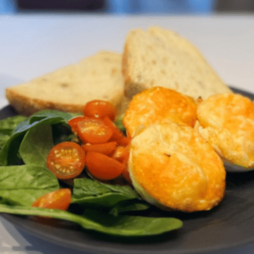 Cheesy cheddar eggmuffins