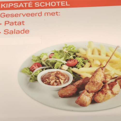 Kipsaté schotel