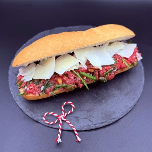 Broodje carpaccio tapenade