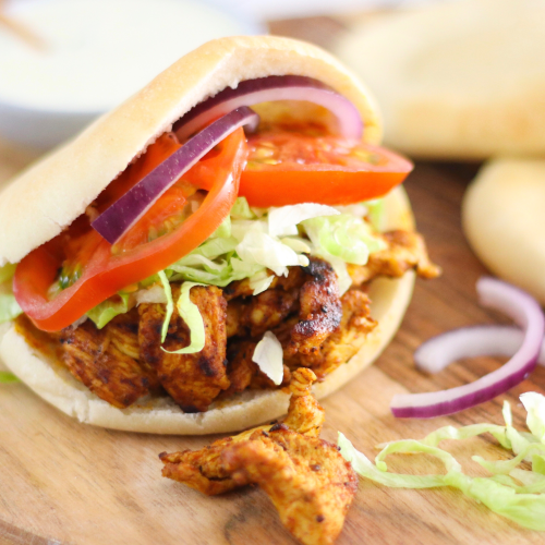 Pita met kaas en kip döner