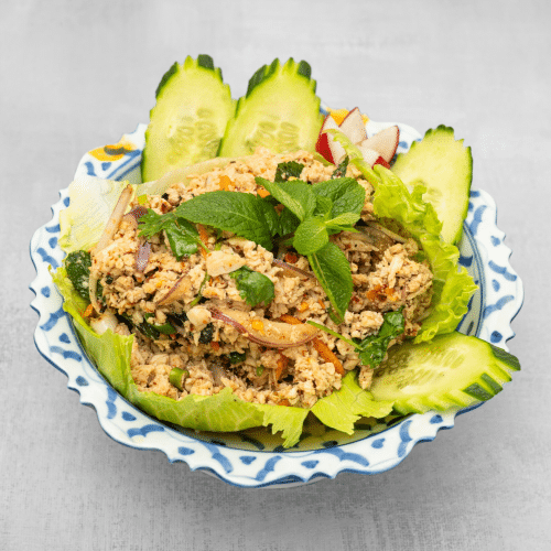 Traditionele Thaise salade laab