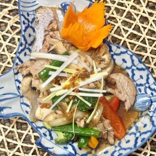 Moo phad nammanhoy