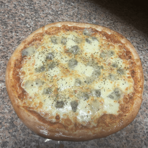 Pizza quattro formaggi