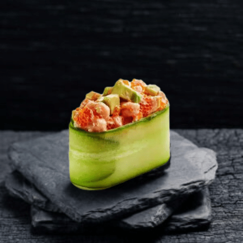 Komkommer salmon gunkan