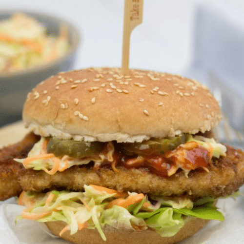 Broodje kipschnitzel met cheddar kaas