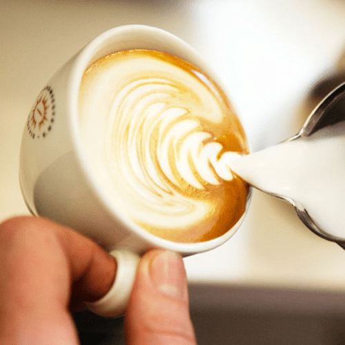 Cappuccino van verse Douwe Egberts bonen
