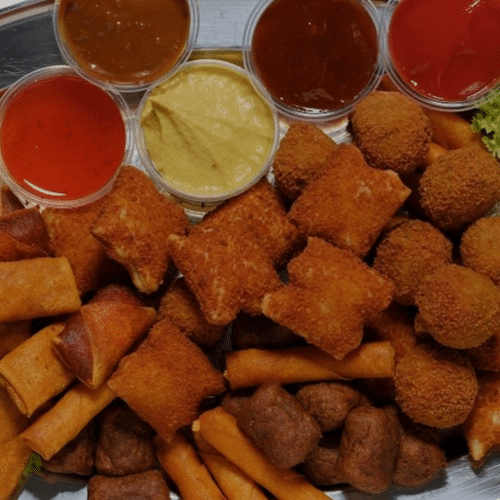 XXL portie mini snacks met sauzen