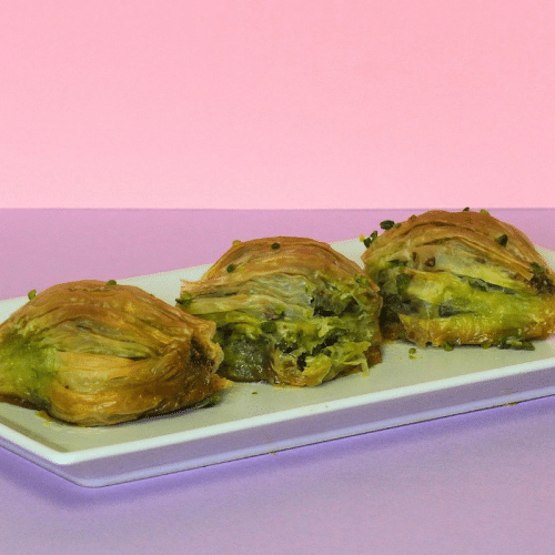 Creamy pistachio midye