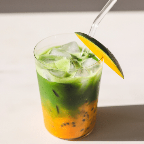 Passievrucht iced matcha latte