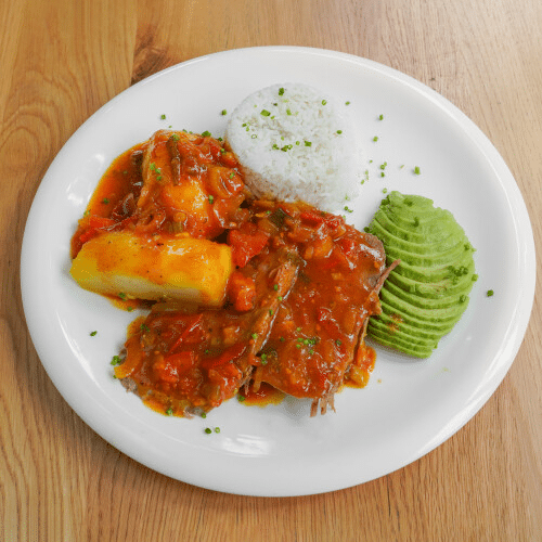 Sobrebarriga en salsa criolla