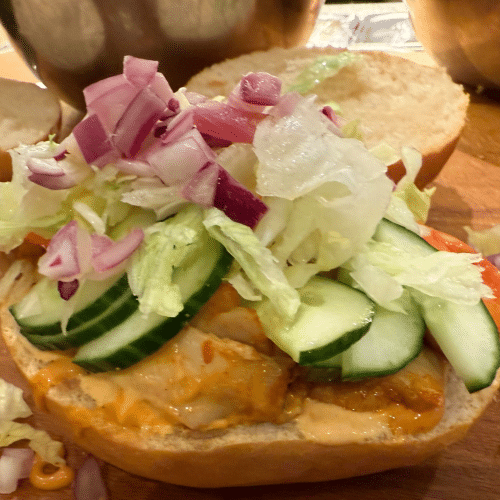 Broodje spicy pulled chicken
