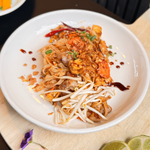 Pad Thai kip en gyoza chicken 3 stuks