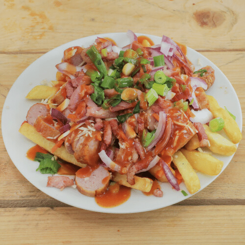 Loaded fries curryworst met currysaus