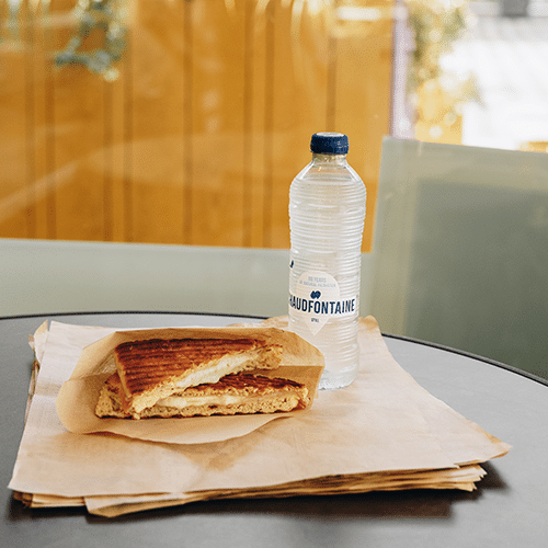 Tosti focaccia met een drankje