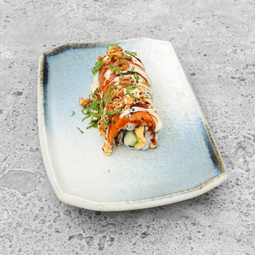 Flamed salmon special roll