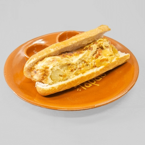 Bocadillo tortilla chorizo