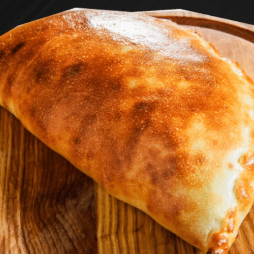 Gevouwen pizza calzone
