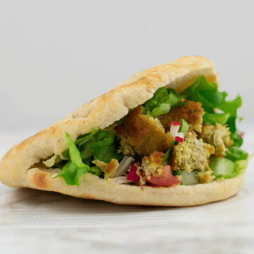 Broodje falafel met kaas