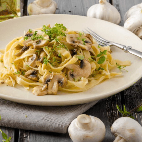 Pasta alla crema di funghi e tacchino