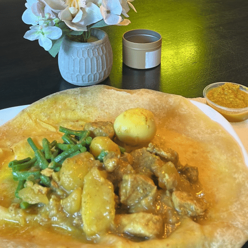 Roti kipfilet met ei en kousenband (halal)