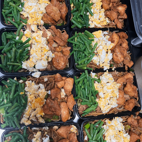Surinaams/Javaanse bami pulled chicken halal