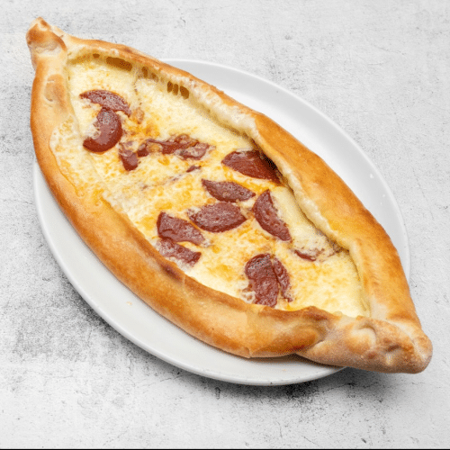 Pide sucuk en kaas