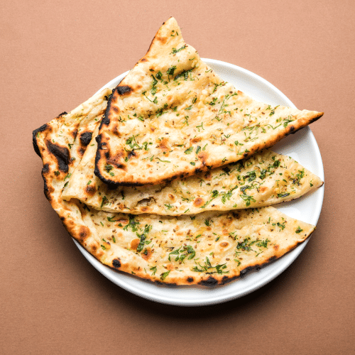 Garlic naan met raita salade