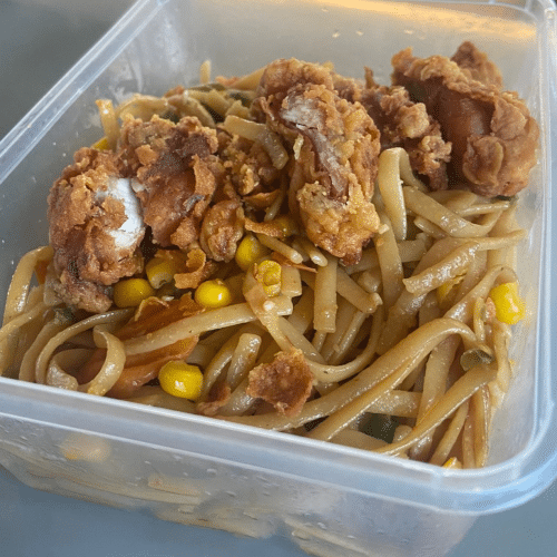 Bami met krokante kip