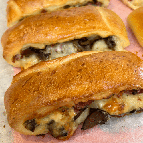 Panini napoletani salsiccia funghi e mascarpone