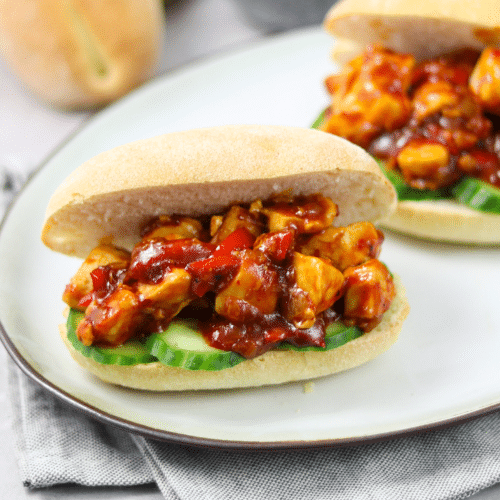 Broodje kipfilet saté