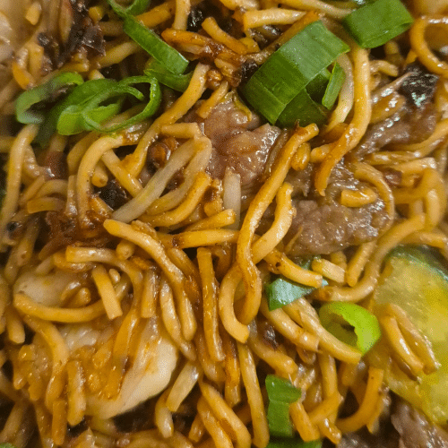 Huisgemaakte Szechuan hot en spicy style noodle