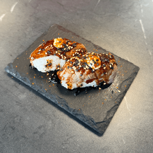 Flamed beef nigiri 2 stuks