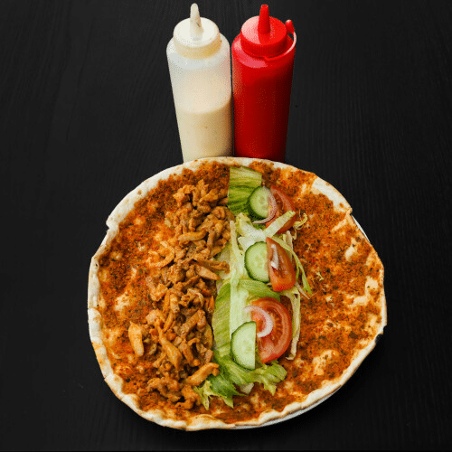 Turkse pizza kipshoarma