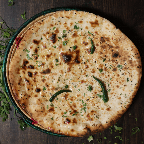Garlic green chili cheese naan