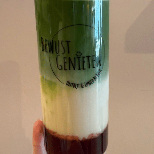Iced matcha aardbei kokos