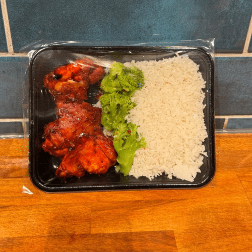 Kip tandoori met rijst maaltijd