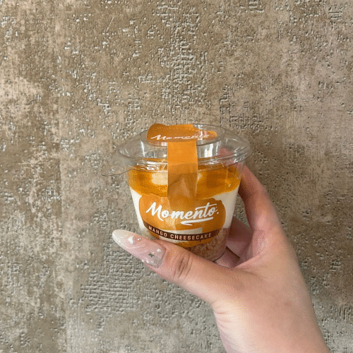 Cup cheesecake mango