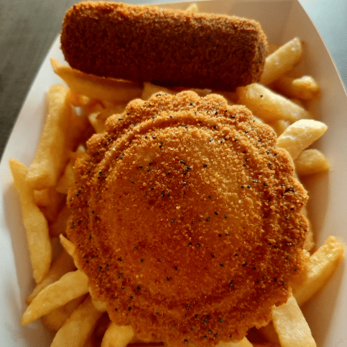Grote patat, kipsate kroket, kaassouffle