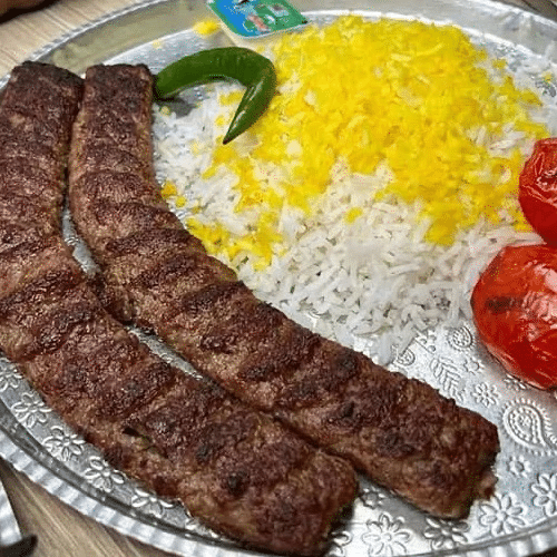 Kebab kobida met saffraanrijst