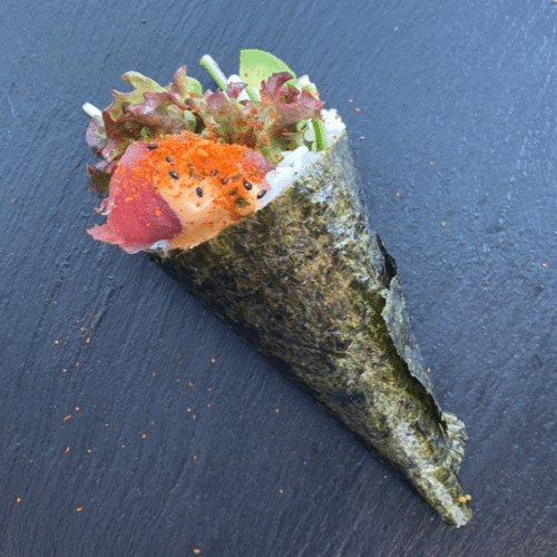 Spicy maguro temaki