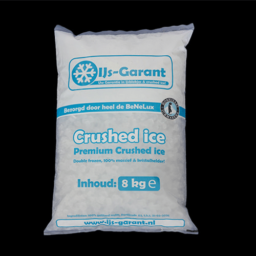Zak gevuld met 8kg crushed ijs