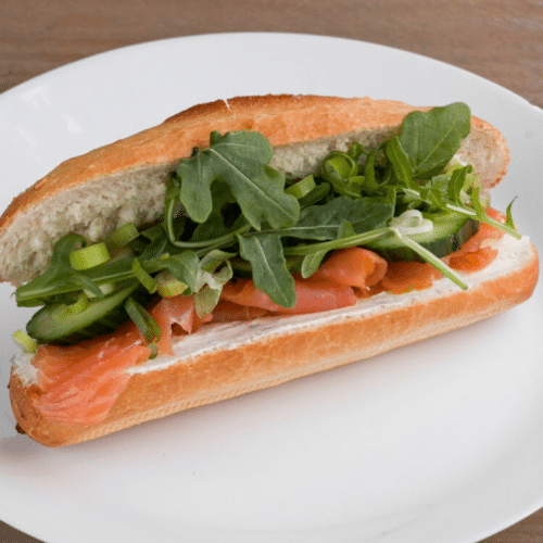 Broodje gerookte zalm en roomkaas
