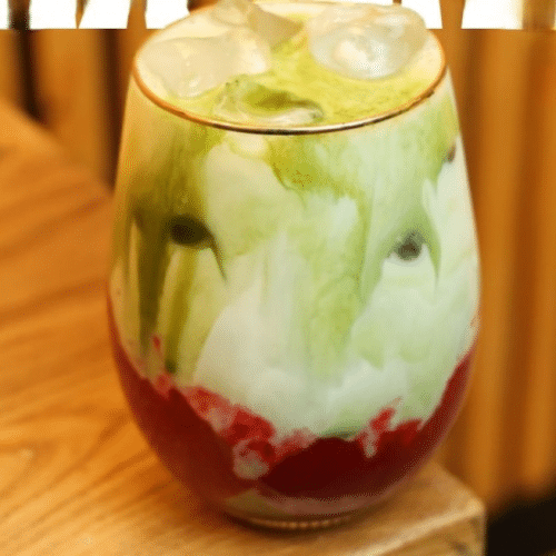 Iced matcha aardbei