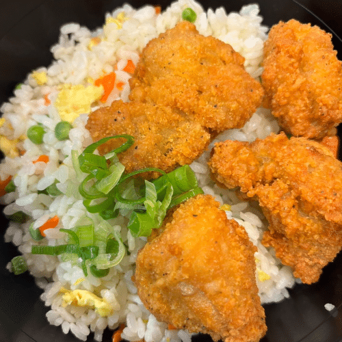 Gebakken rijst met 4 stuks karaage